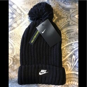 black nike skully